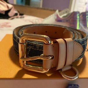 LOUIS VUITTON BELT